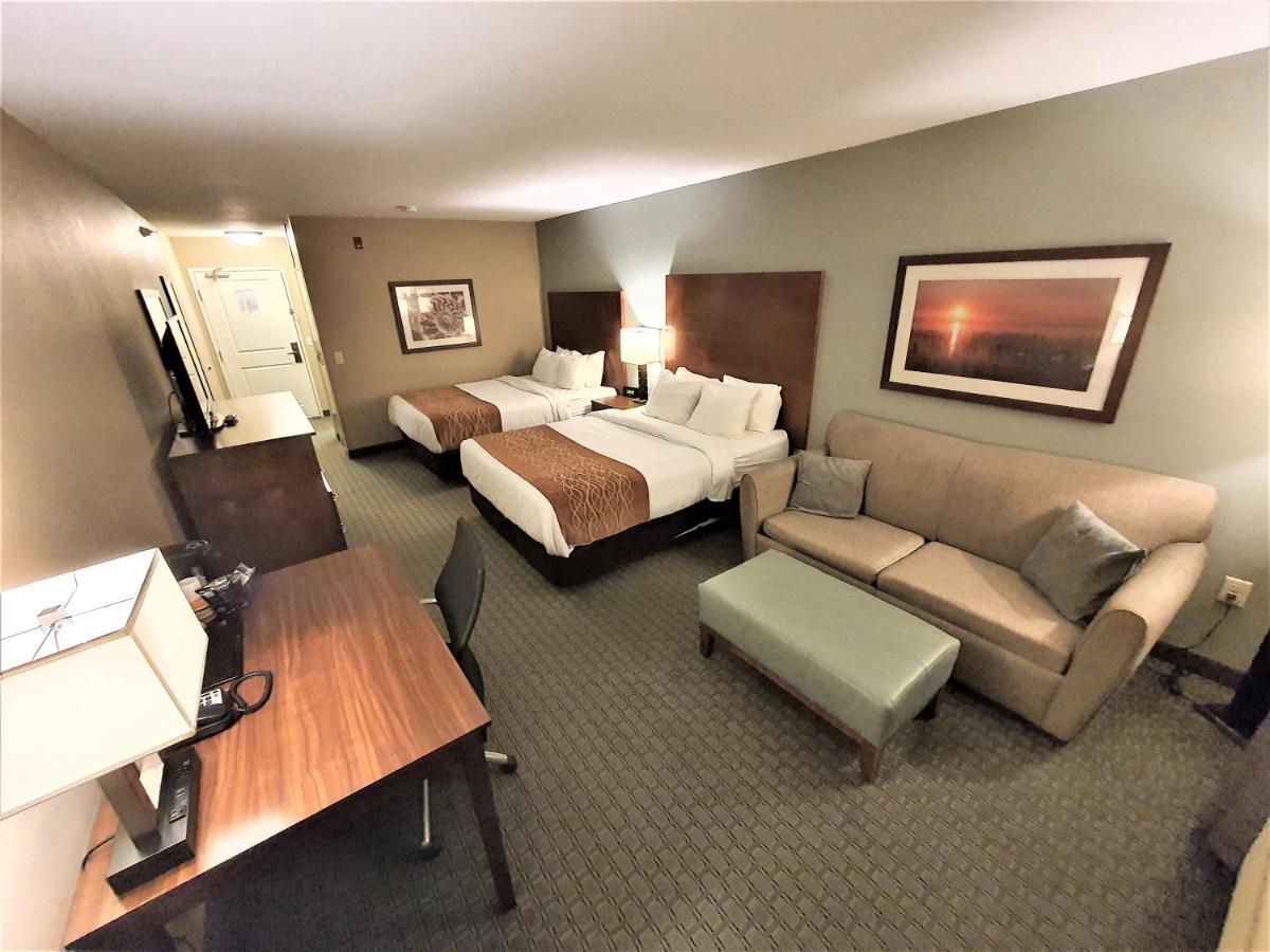 Amerivu Inn And Suites - Chisago City Esterno foto