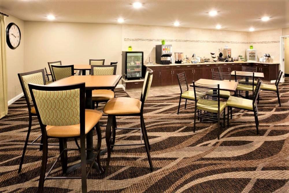 Amerivu Inn And Suites - Chisago City Esterno foto