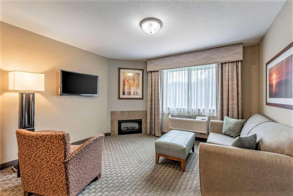 Amerivu Inn And Suites - Chisago City Esterno foto