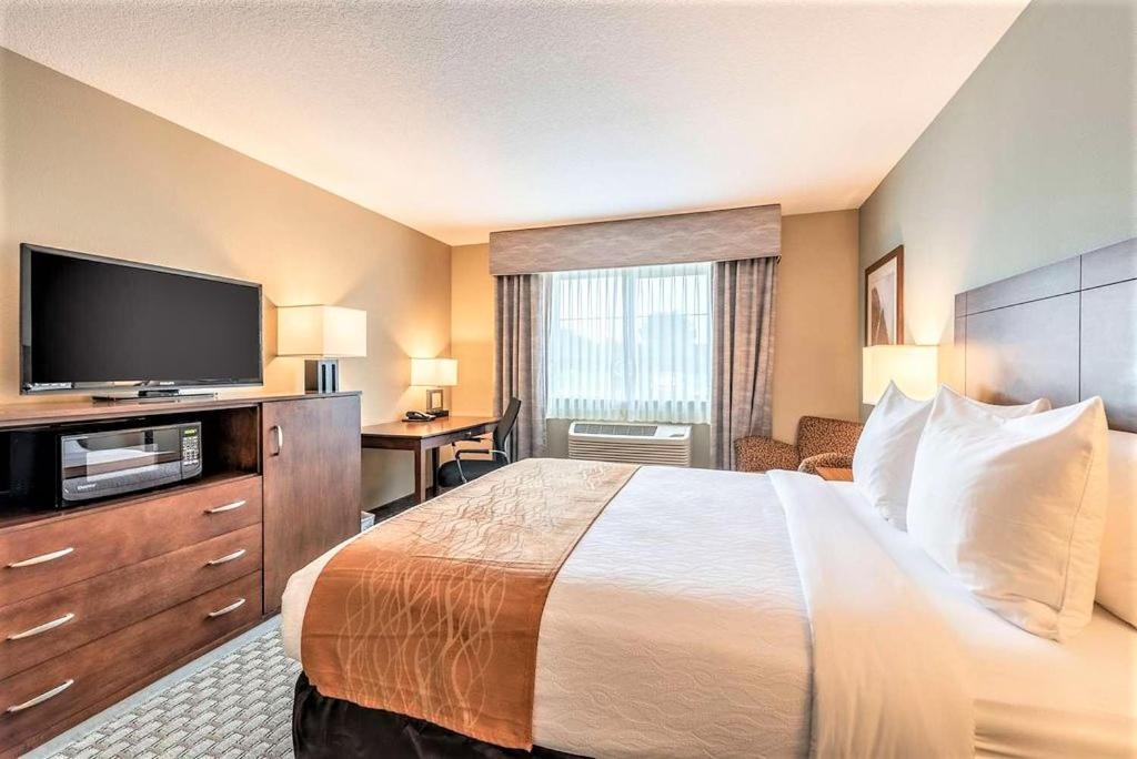Amerivu Inn And Suites - Chisago City Esterno foto