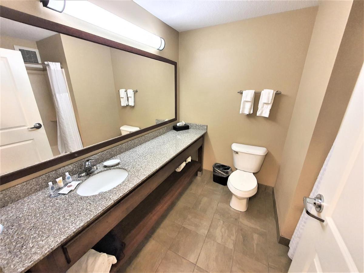 Amerivu Inn And Suites - Chisago City Esterno foto