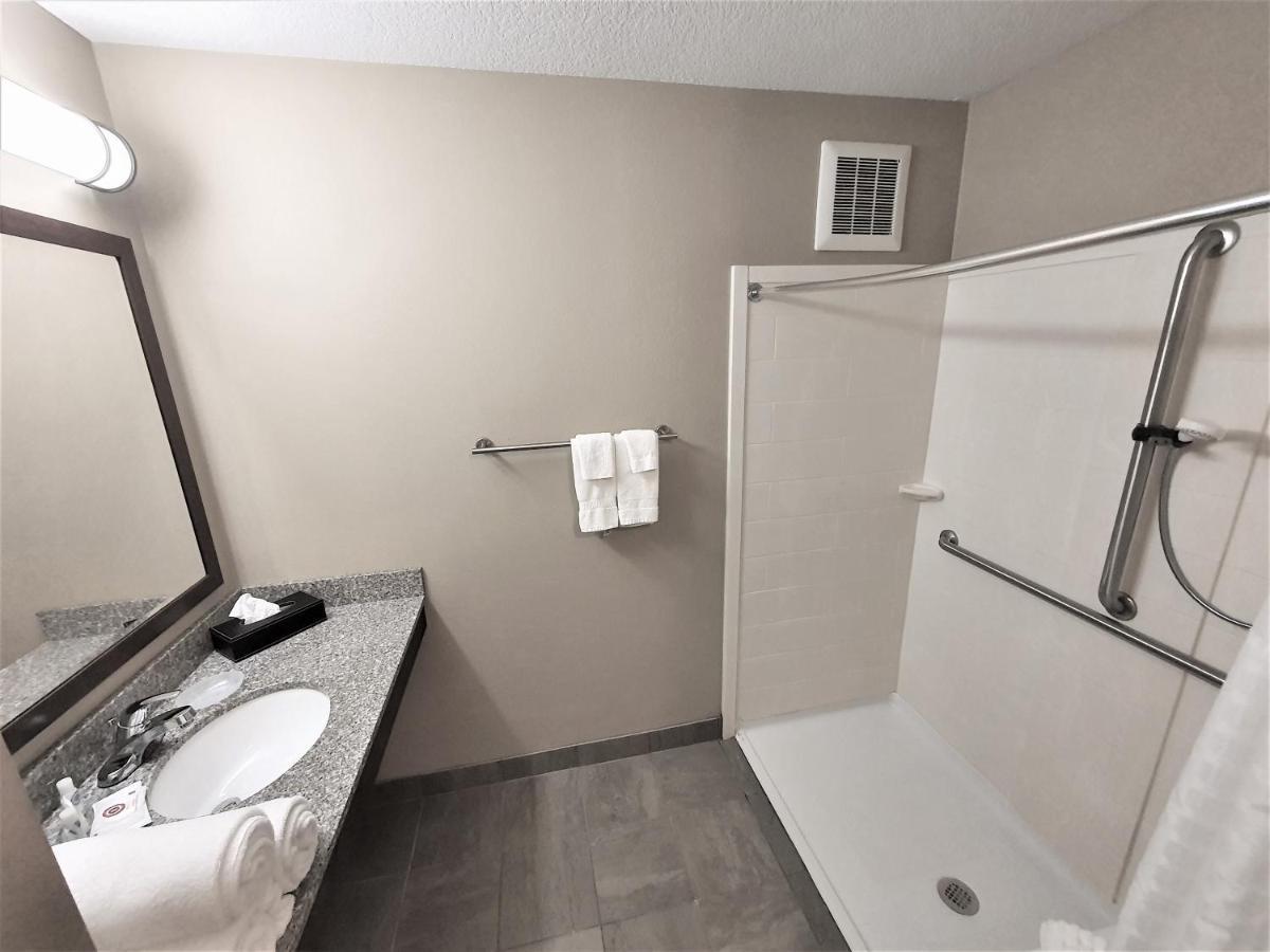 Amerivu Inn And Suites - Chisago City Esterno foto