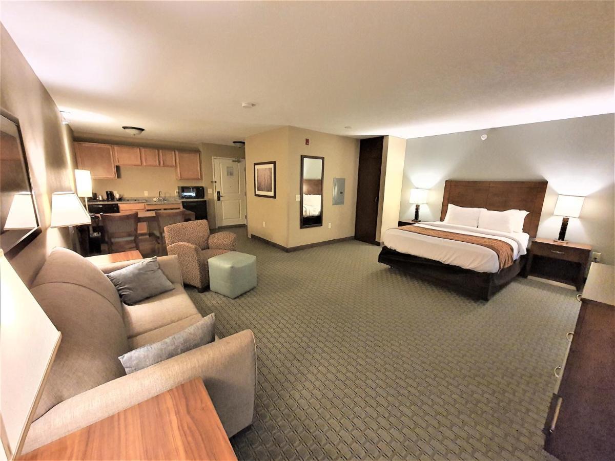 Amerivu Inn And Suites - Chisago City Esterno foto